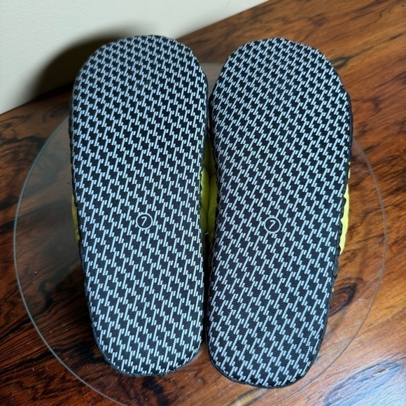 Circus By Sam Edelman Hollin Puffer Slipper - Acid Yellow - size 7 - Picture 11 of 12